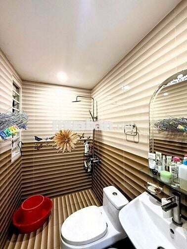 Nhà 93m2 hẻm xe hơi đường số 9 phường Linh Tây 4 phòng ngủ gần chợ