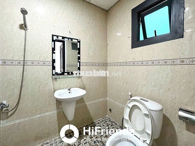 Trống phòng cửa sổ trời mặt tiền Trần Bình Trọng Quận 5 kế Đại học SP