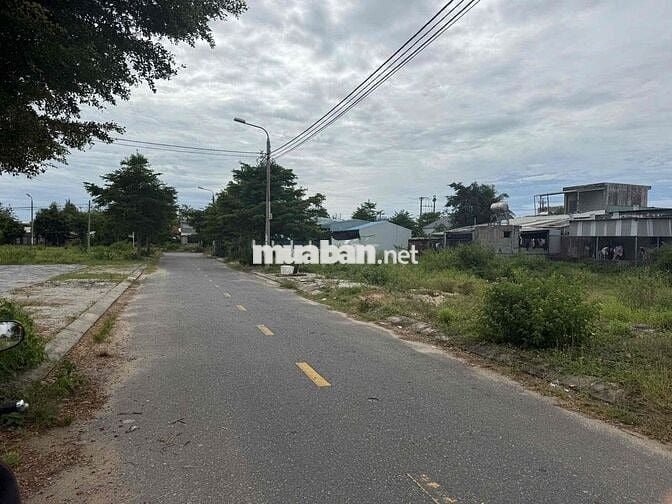 Chính chủ Cần bán lô đất Khu Phố chợ Điện Ngọc, gần đại học FPT