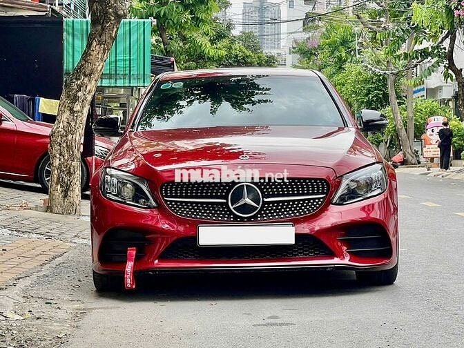 Mercedes C300 AMG 2019 - sang trọng thể thao
