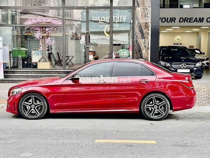 Mercedes C300 AMG 2019 - sang trọng thể thao