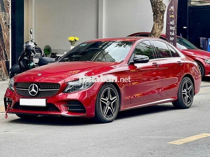 Mercedes C300 AMG 2019 - sang trọng thể thao