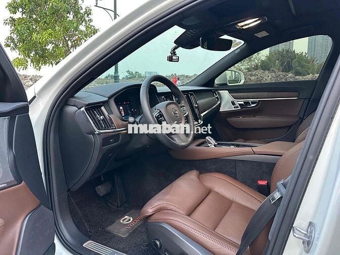 Volvo S90 2025 LWB Ultra B6 AWD - 1000 km