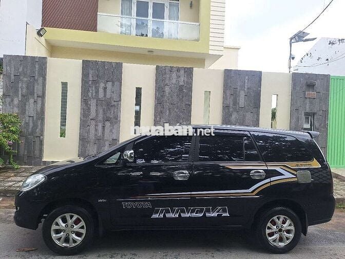 Innova 2007G màu đen