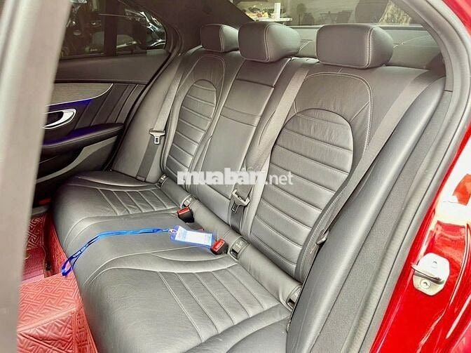 Mercedes C300 AMG 2019 - sang trọng thể thao
