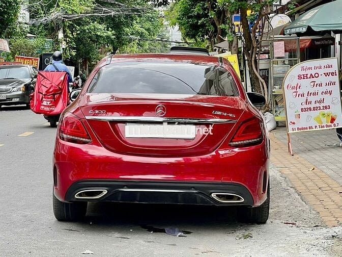 Mercedes C300 AMG 2019 - sang trọng thể thao