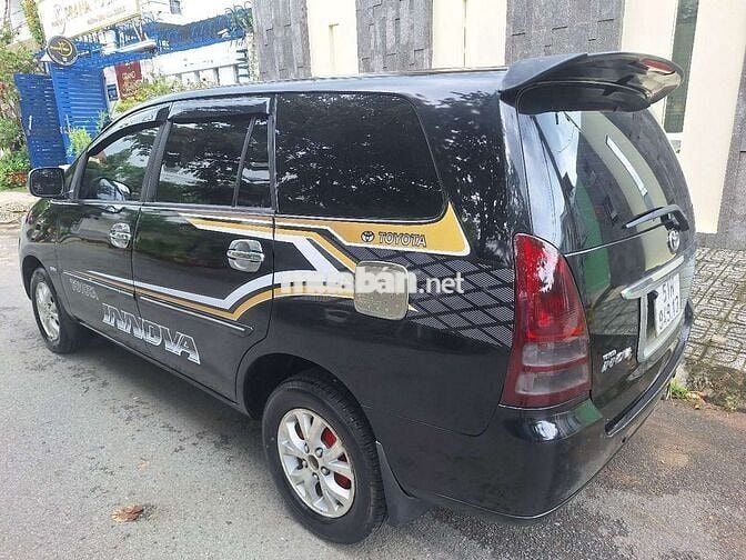 Innova 2007G màu đen