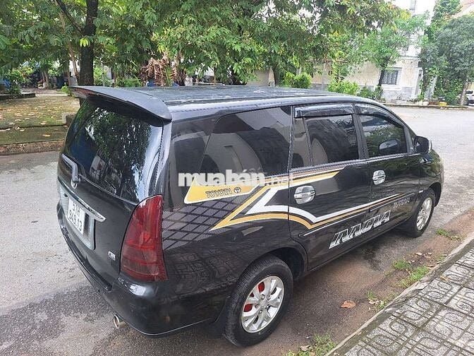 Innova 2007G màu đen
