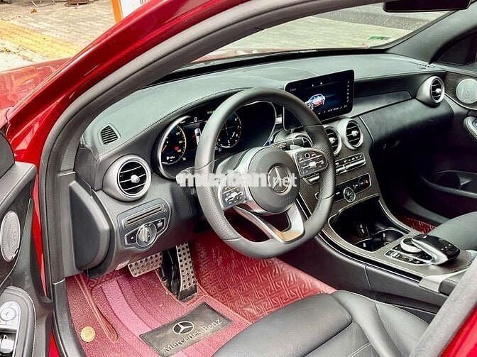 Mercedes C300 AMG 2019 - sang trọng thể thao
