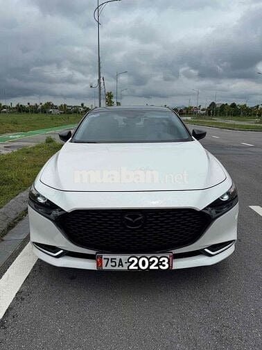 Mazda 3 2023 1.5L Luxury - 24500 km