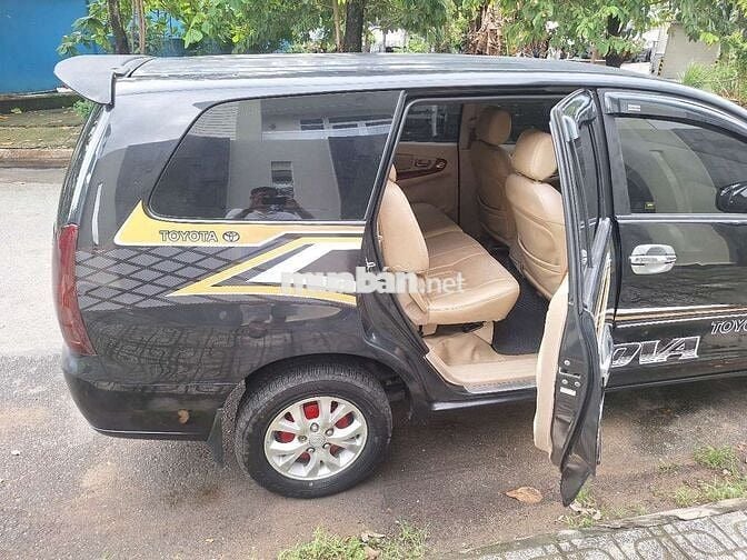 Innova 2007G màu đen