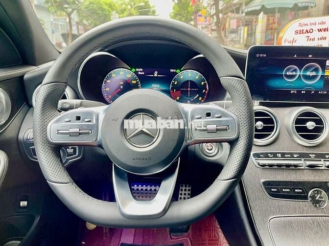 Mercedes C300 AMG 2019 - sang trọng thể thao
