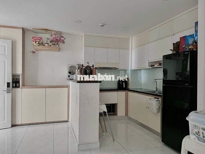 Chung cư Hoa Sen, Lạc Long Quân, Q11: 70m2, 2p ngủ,11tr/th, Bancong.
