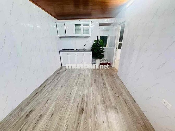Căn Hộ Tập Thể Tầng 2 - Diện tích rộng - Nhiều tiện ích xung quanh