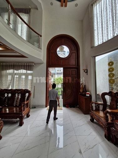 Biệt thự mặt tiền Long Hưng 179m2, 8x27m, H-5 lầu, 40 tỷ