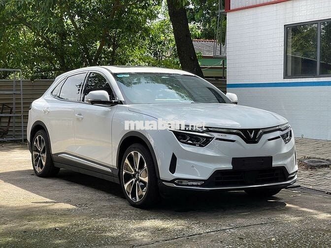 Cần bán xe VinFast VF8 bản Plus 2023, có trả góp