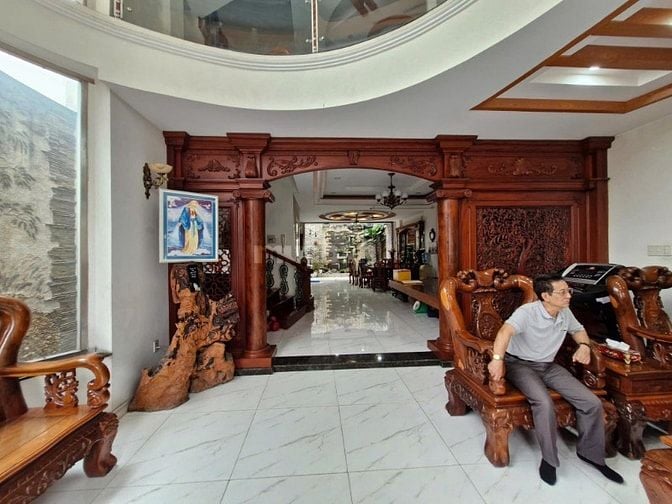 Biệt thự mặt tiền Long Hưng 179m2, 8x27m, H-5 lầu, 40 tỷ