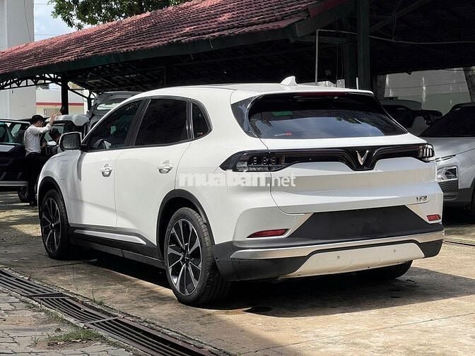 Cần bán xe VinFast VF8 bản Plus 2023, có trả góp