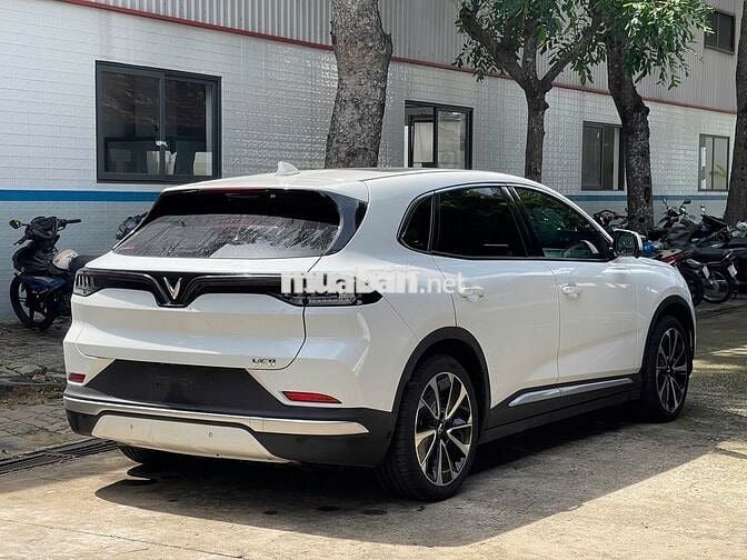 Cần bán xe VinFast VF8 bản Plus 2023, có trả góp