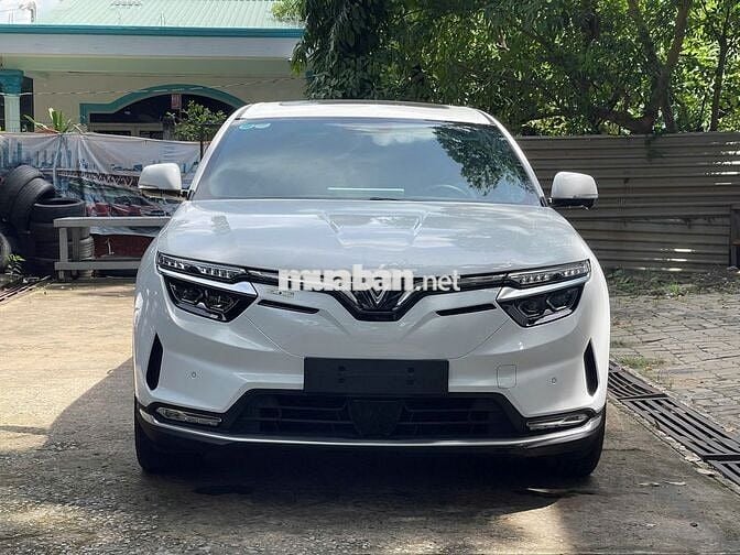 Cần bán xe VinFast VF8 bản Plus 2023, có trả góp