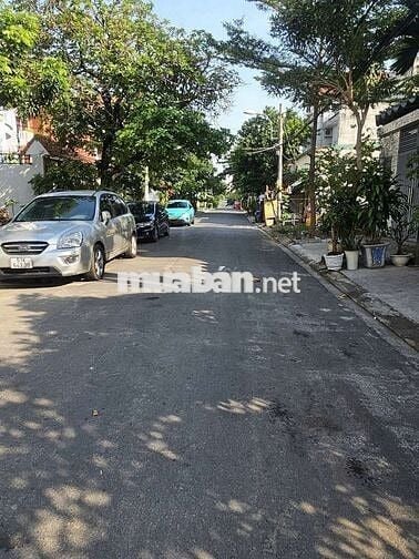 Nhà cho thuê  giá rẻ sân vườn thả gà nuôi cá