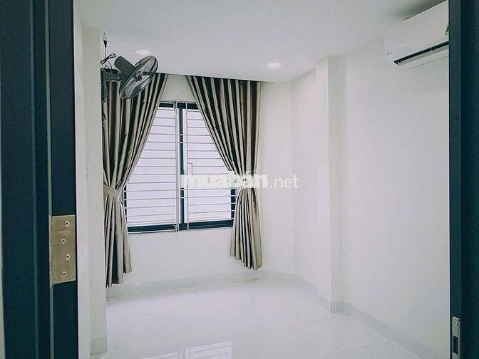 Cho thuê nhà 2 tầng 2 mặt kiệt thông thoáng đường Phan Châu Trinh,