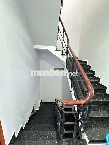 Cho Thuê Nhà 3 Lầu Mới Giá Rẻ 1/Đường Lâm Thị Hố P. TCH Cũ Q12