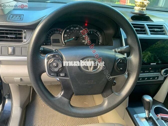 Toyota Camry LE 2.5 2011