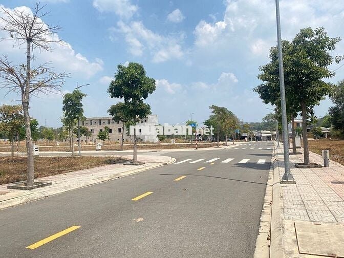 Chỉ 989 triệu/100m2 đất nền thổ cư,sổ sẵn,cách SBQT Long Thành chỉ 5km