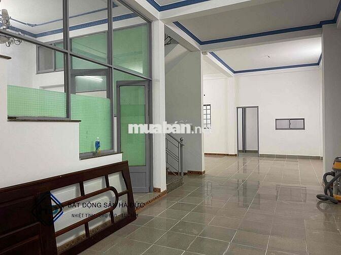 Nhà 2 lầu 8x25 mặt tiền nhánh cách Lê Thị Riêng 20m