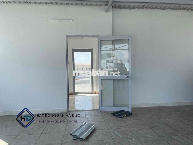 Nhà 2 lầu 8x25 mặt tiền nhánh cách Lê Thị Riêng 20m