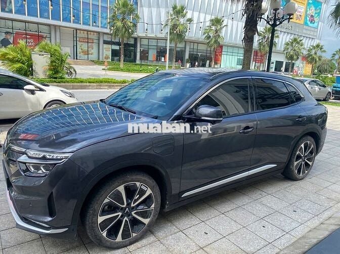 VinFast VF8 Plus 2023 - Xám nội thất nâu