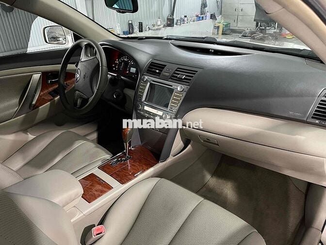 Toyota Camry 2008 XLE 2.4 - 150000 km