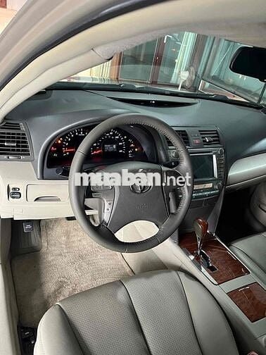 Toyota Camry 2008 XLE 2.4 - 150000 km