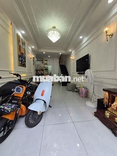 NHÀ ĐẸP Q4- 2 LẦU ĐÚC - 47m2 NỞ HẬU- KO QH- GIÁ 4 TỶ NHỈNH