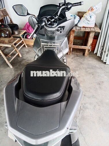 Xe Honda PCX125 bạc mới 90 %