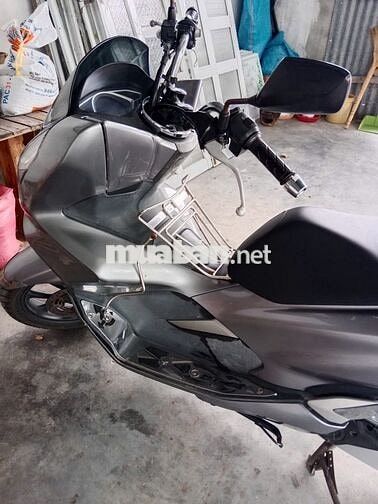 Xe Honda PCX125 bạc mới 90 %