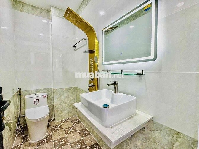Nhà Mới Xây 100% DT 250m2 1Trệt 1Lửng 3Lầu 5Pn 6Wc (Sẳn 5 Máy Lạnh)