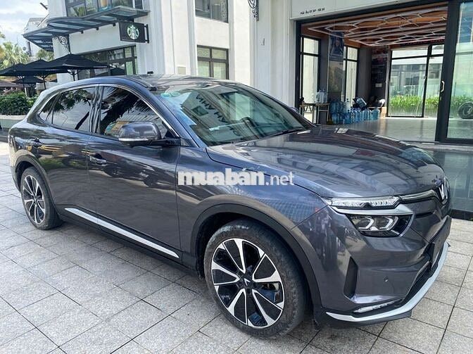 VinFast VF8 Plus 2023 - Xám nội thất nâu