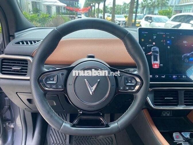 VinFast VF8 Plus 2023 - Xám nội thất nâu