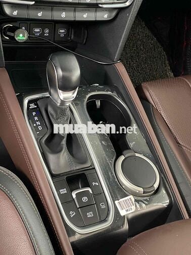 Hyundai Santa Fe 2020 2.2D Premium - 22000 km