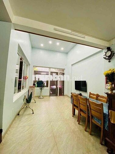 nhà chot thue: Hẻm 181 Nguyễn khuyến