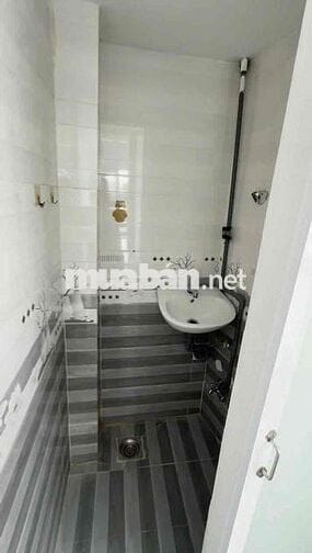 cho thuê phòng trong nhà nguyên căn mặt tiền q11 gần cây gõ