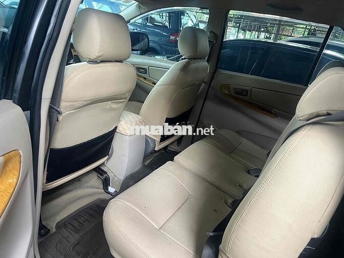 Toyota Innova 2007 J - 300000 km