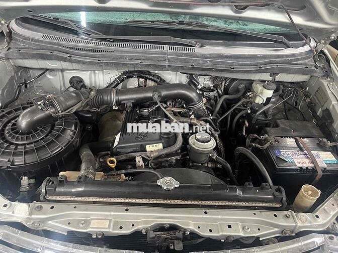 Toyota Innova 2007 J - 300000 km
