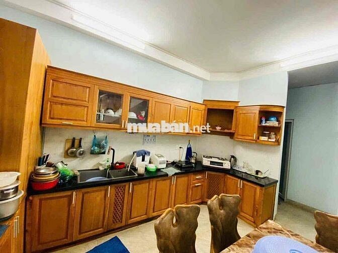 nhà chot thue: Hẻm 181 Nguyễn khuyến