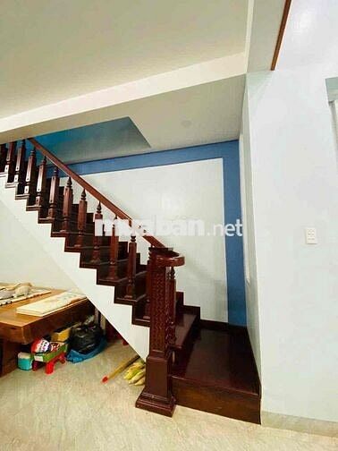 nhà chot thue: Hẻm 181 Nguyễn khuyến