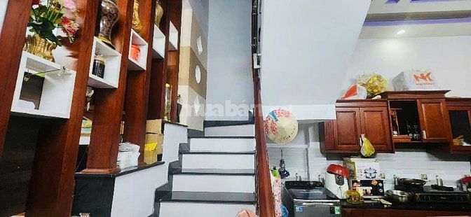Cần tiền cho con đi du học, bán Nhà mặt tiền SHR 3 tầng Q7 