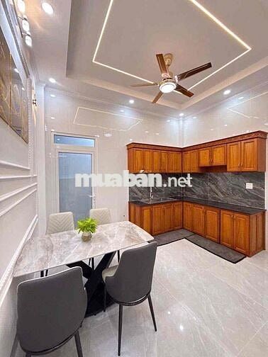 BÁN NHÀ ĐẸP CÓ CÓ SẲN NỘI THẤT HẺM 81 HỒ BÚNG XÁNG