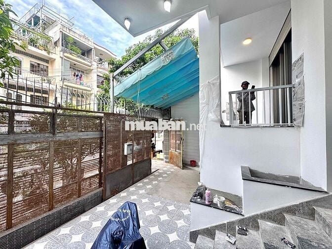 BIỆT THỰ PHÂN LÔ. DTICH KHỦNG. GẦN HỌC VIỆN CÁN BỘ.CÓ THANG MÁY HẦM XE